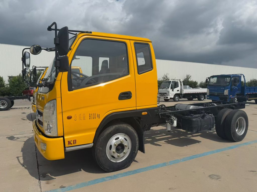 Intelligent Asphalt Distributor Truck Asphalt plant equipment factory photo LIJIU